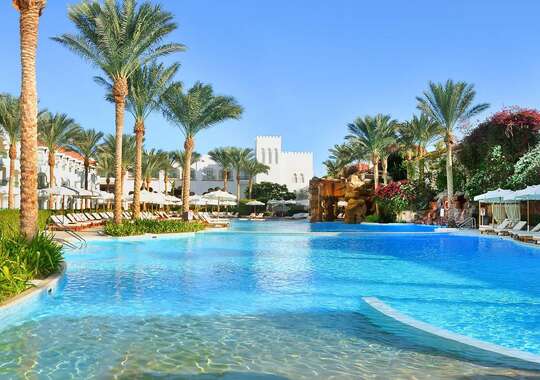 På feriedestinationen. 