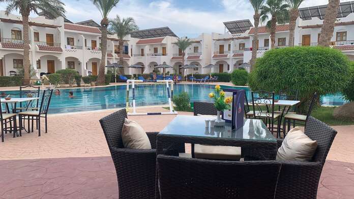 Dive Inn Resort