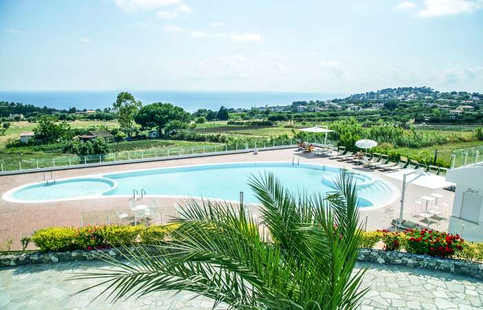 Luzia Agriresort slide 3