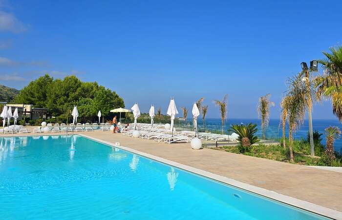Costa degli Dei Resort Tropea slide 2