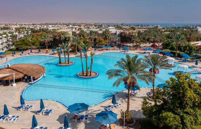 Desert Rose Hotel slide 3