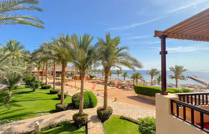 Tamra Beach Resort slide 5