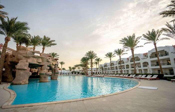 Baron Palms Resort slide 2