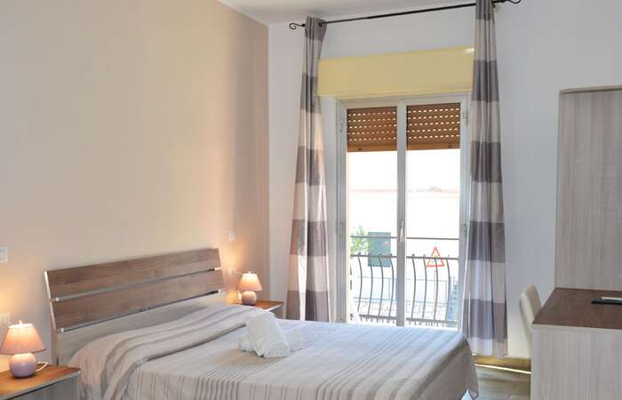 Chrismare hotel slide 3