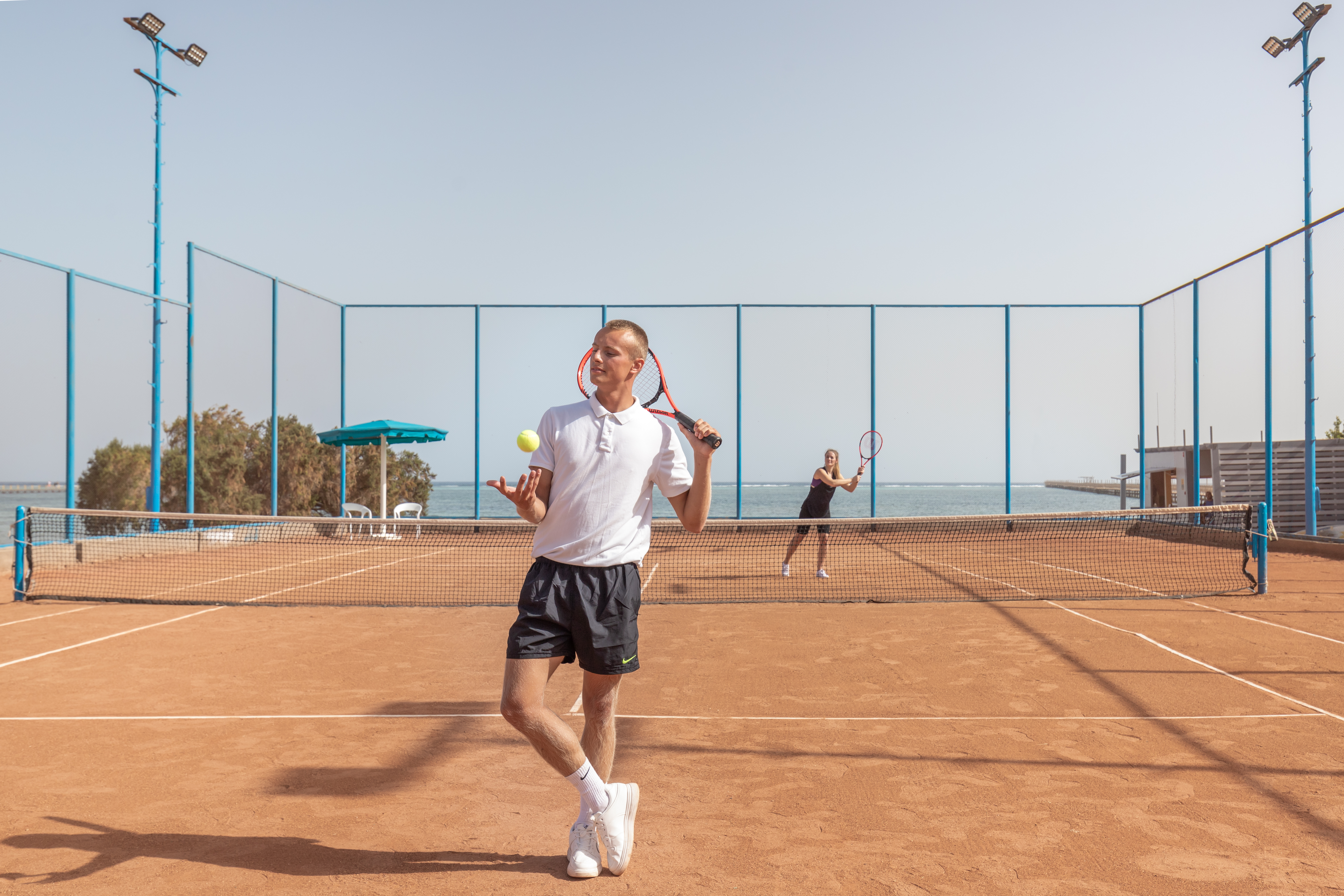 personer der spille tennis i Sharm el Sheikh
