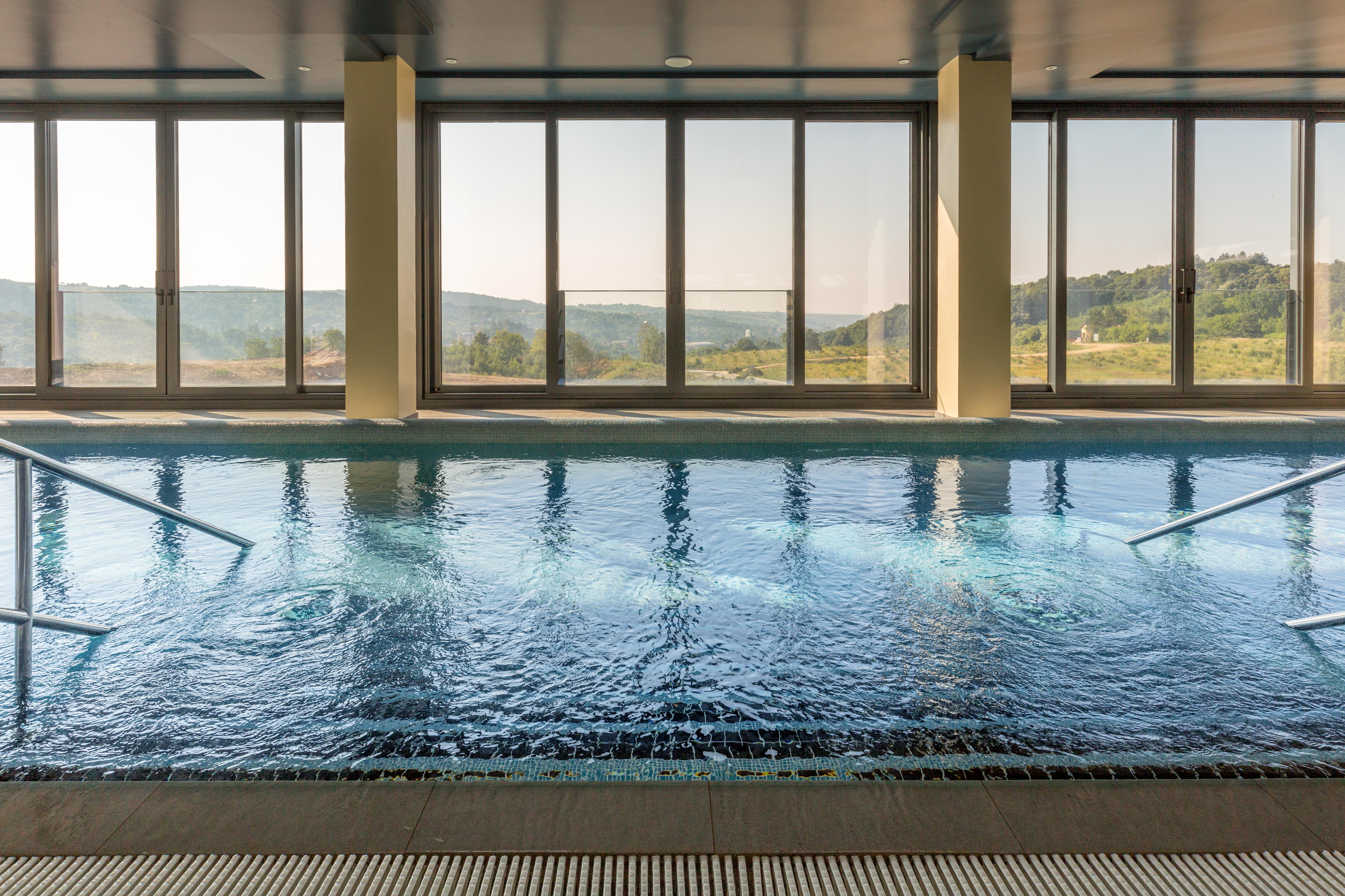 Indendørspool på hotel